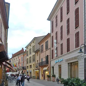 Byron Hotel